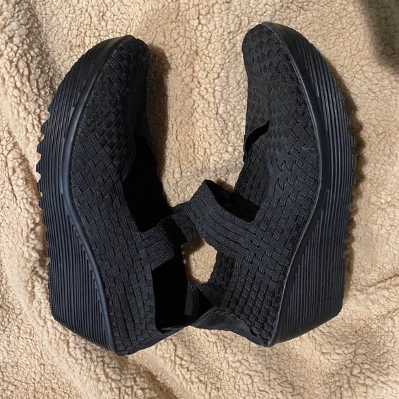 WHITE MOUNTAIN Women's Knit Textured Wedges - Picture 4 of 5